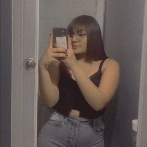 Meet your Posher, Cynthia